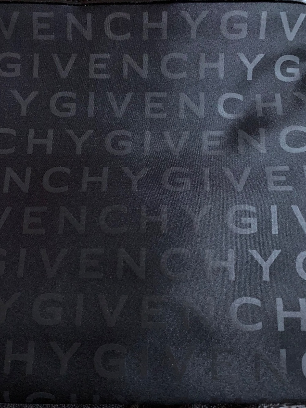 GIVENCHY Black Logo Monogrammed Interior Vintage Tote Bag - Picture 2 of 7